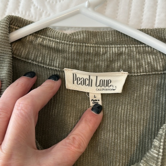 Shacket - Picture 3 of 3